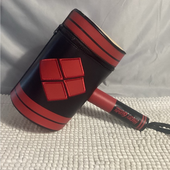 Harley Quinn DC Comics Mallet Hammer Novelty Wristlet Bag with Strap EUC - Picture 5 of 10